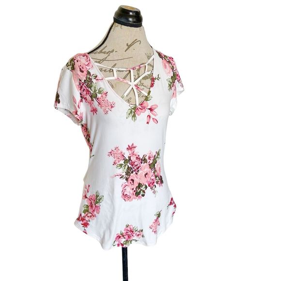 No Boundaries Blouse Size Large Size 11-13 Floral Short Sleeve Crochet Cut Out - Picture 2 of 12